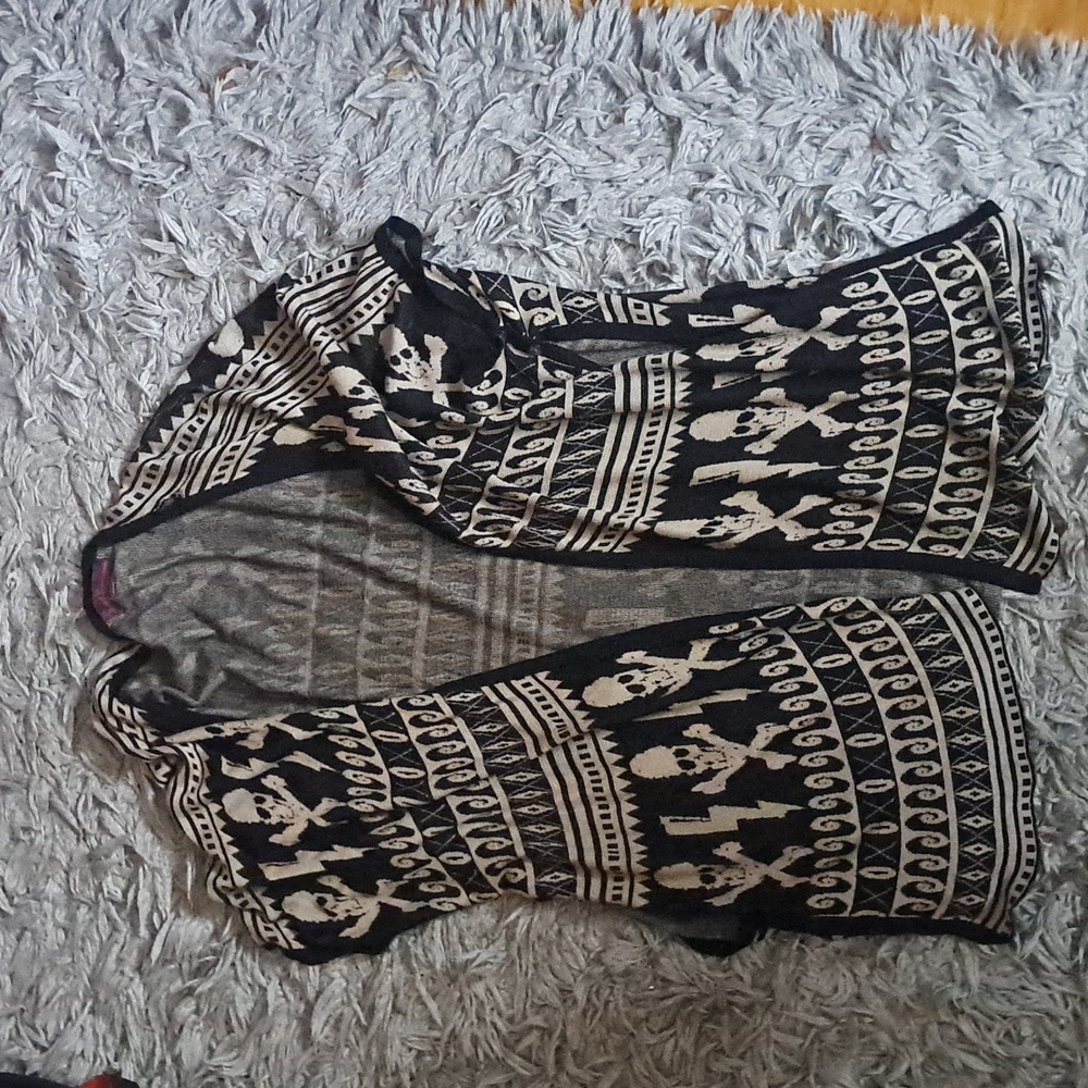 Super Cute SKULL AND LIGHTENING COVERUP!